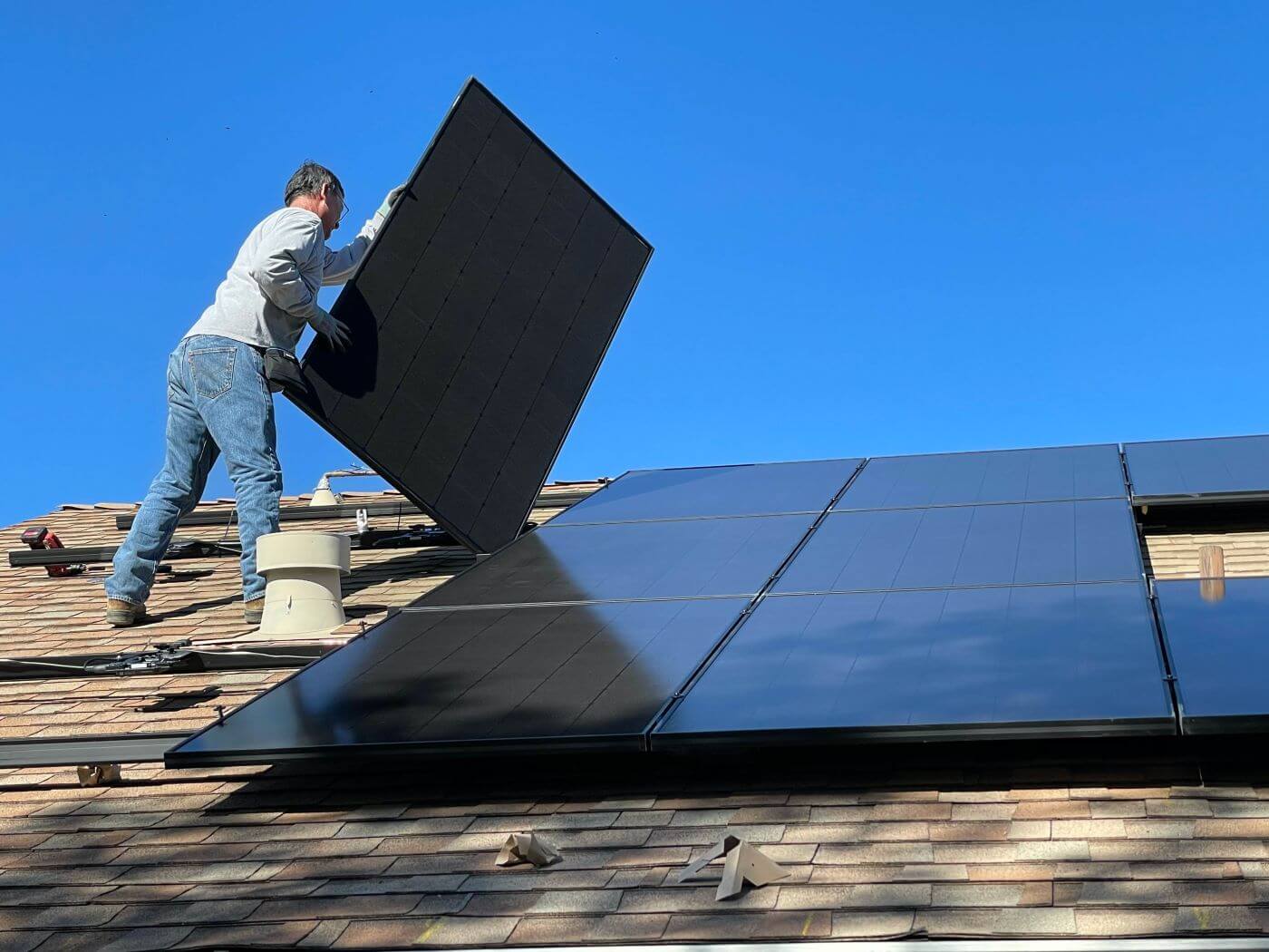 2. Efectul fotovoltaic asupra casei tale si beneficiile economice si de mediu ale energiei fotovoltaice