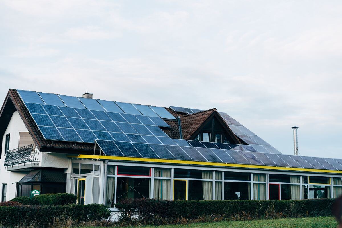 2. Montarea panourilor fotovoltaice. Cate panouri fotovoltaice sunt necesare pentru o casa - sistemul de calcul (2)